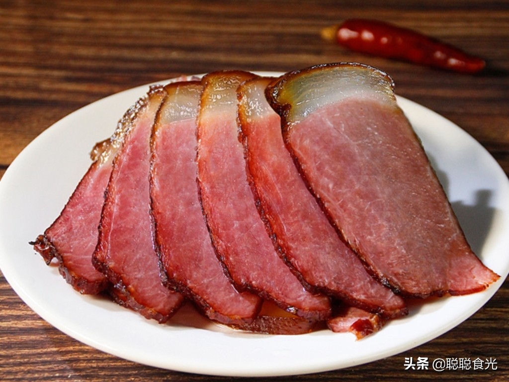 腌腊肉100斤肉放多少盐才不咸不淡,10斤猪肉放了180克盐腌腊肉会咸吗