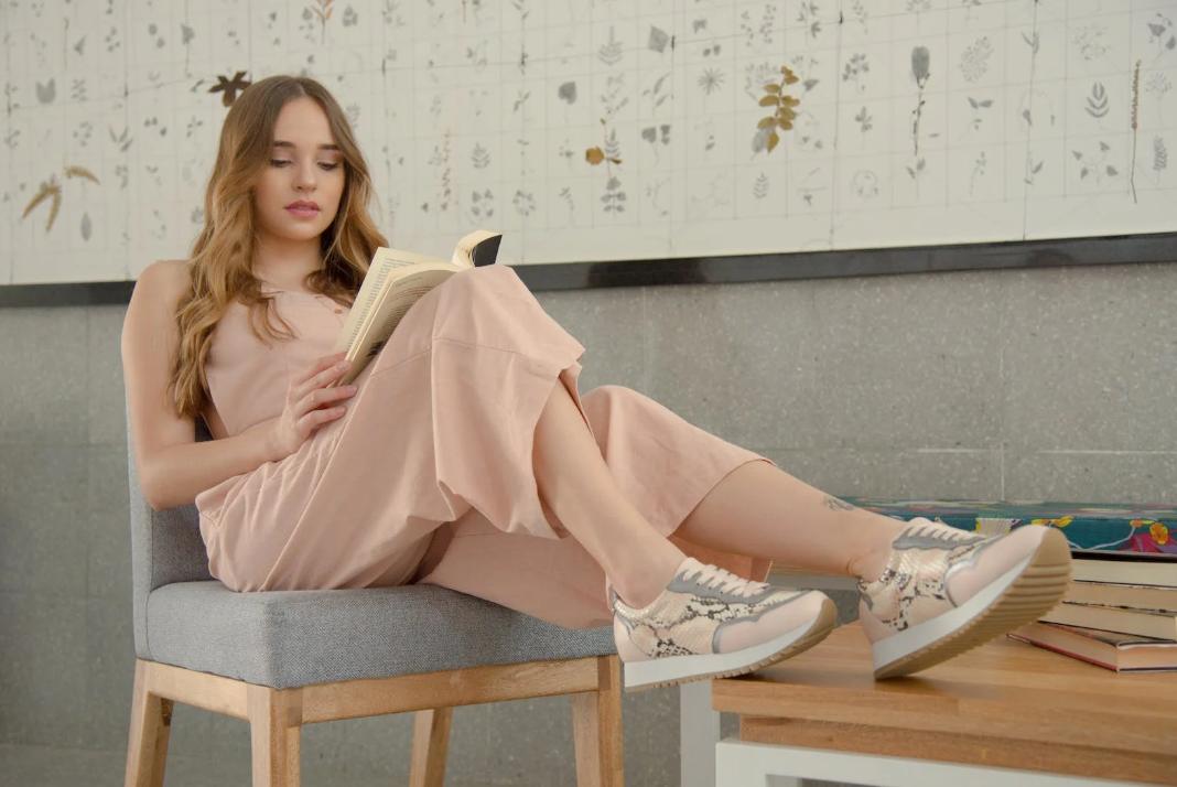 心理学:探讨身体动作经验对肢体动词语义加工的影响