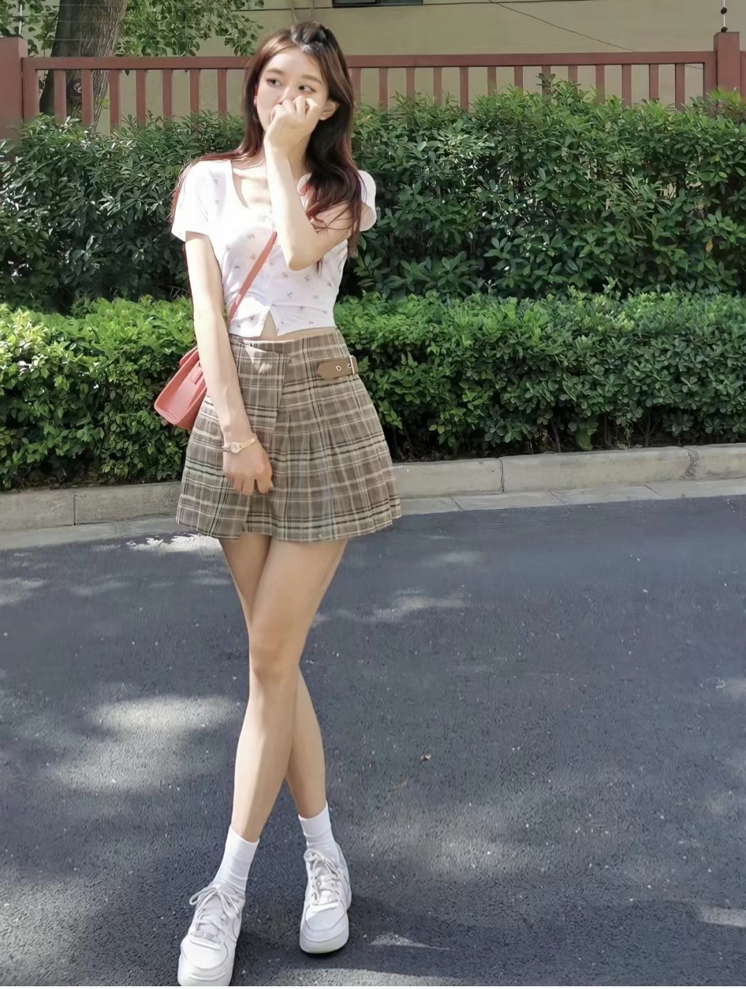 短款百褶短裙的10种搭配方法冬季,灰色短款百褶半身裙怎么搭配上衣