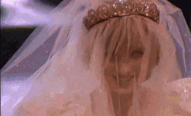 都炫耀起鸽子蛋了，她还是嫁了个假豪门？