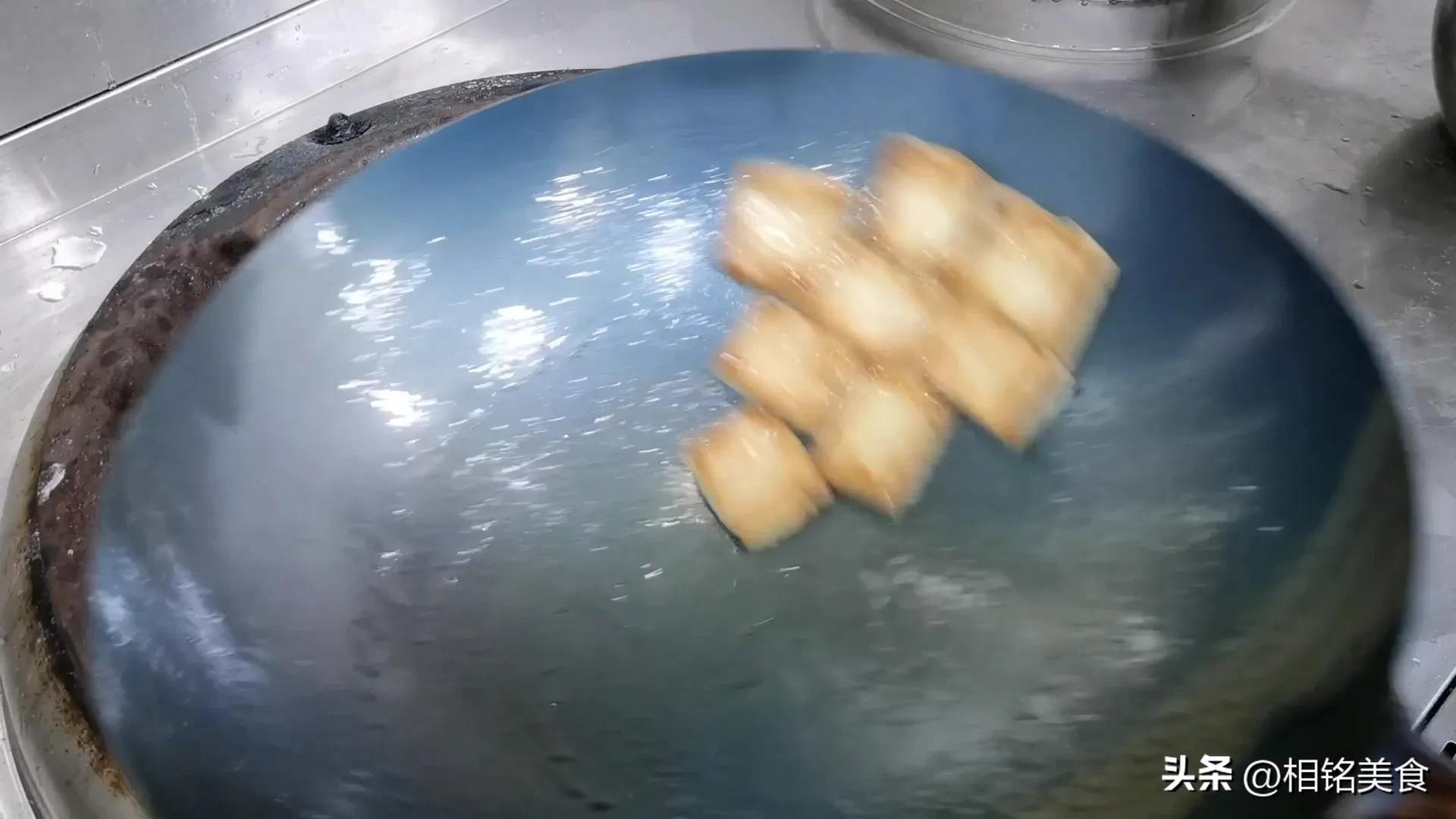 新铁锅怎样开锅小妙招视频,不粘锅的铁锅最佳开锅方法