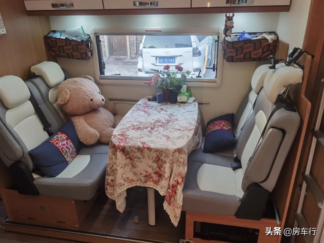 全新细节升级,更大休息空间,老约翰2022款定制版房车来了