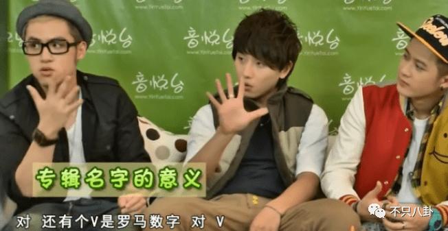 好甜，她嫁给自己的漫画主人公啦