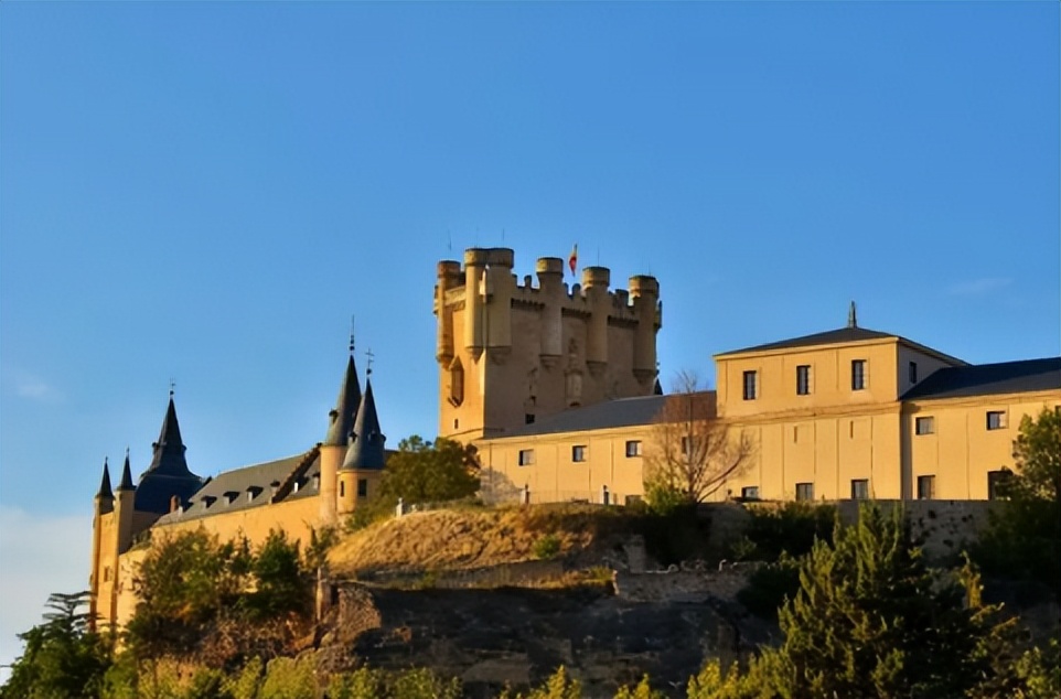 中世纪防御城堡,中世纪城防工事