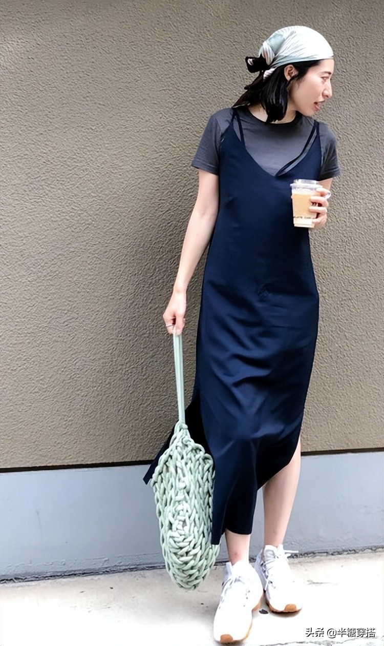 夏天小方巾系丝巾的方法,丝巾方巾10x10系法教程