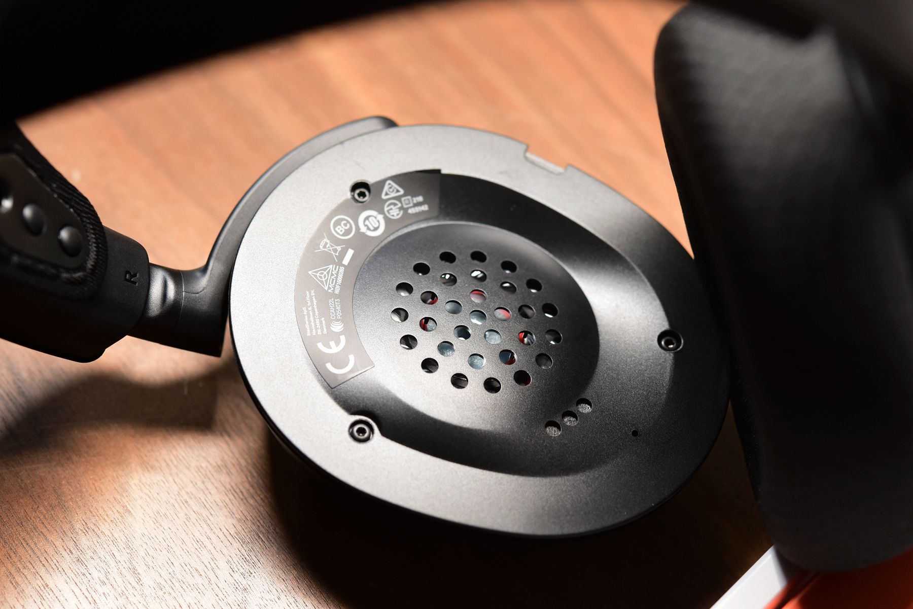 赛睿发布寒冰7x游戏耳机,赛睿寒冰新星arctisnovaprowireless测评