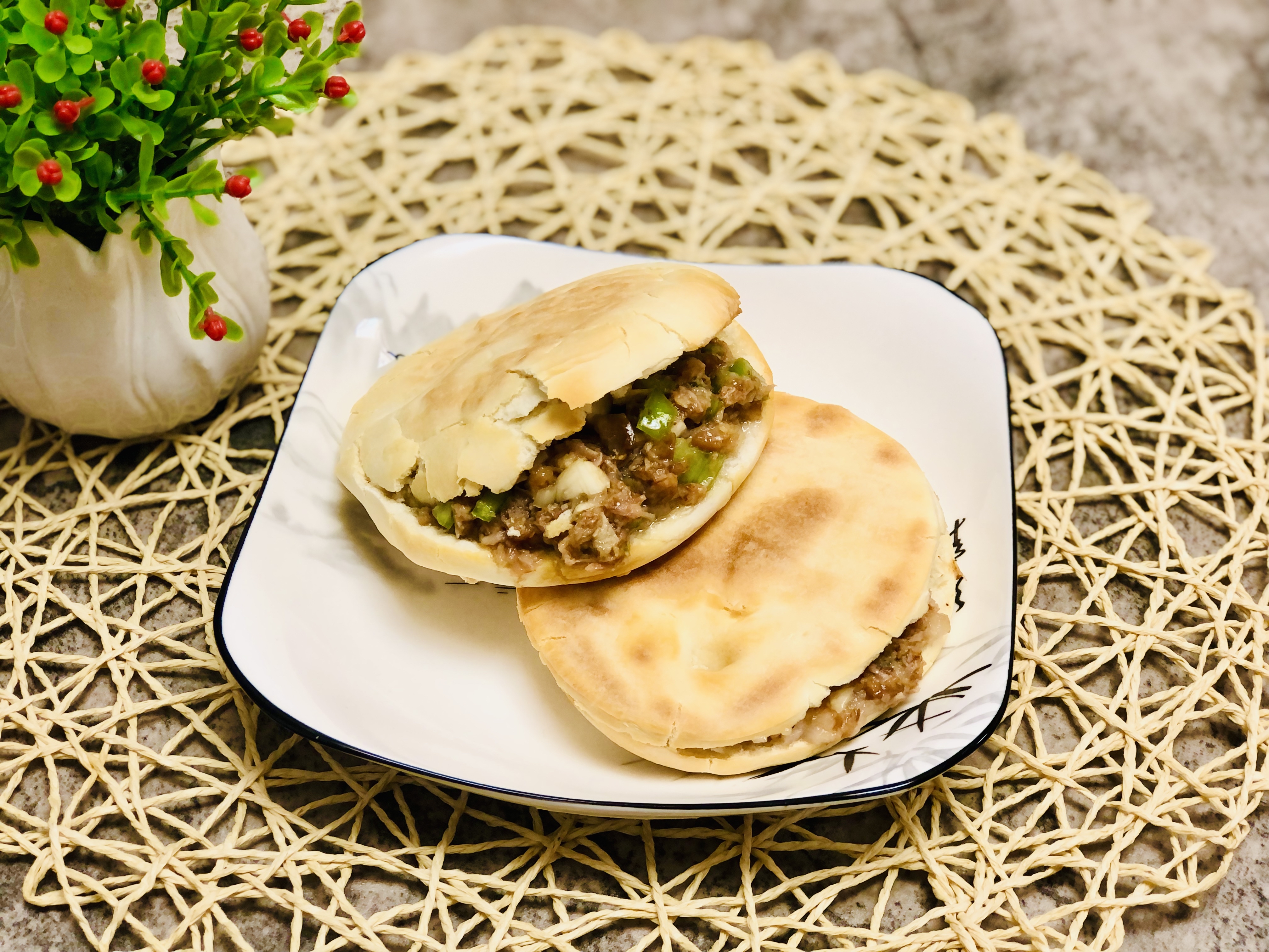 白吉馍不用烤箱可做不,教你做家庭版白吉馍