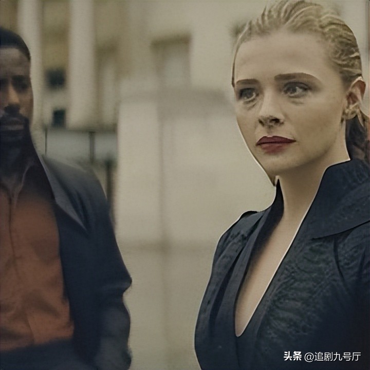 追剧进行时｜亚马逊最新烧脑剧《外围逃杀》，两集飙到8.8分