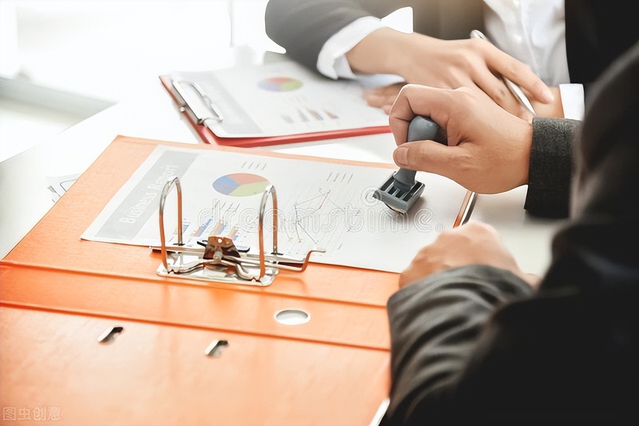 中介说，PMP证作为项目管理要人手一本，年入10万，是真的吗？