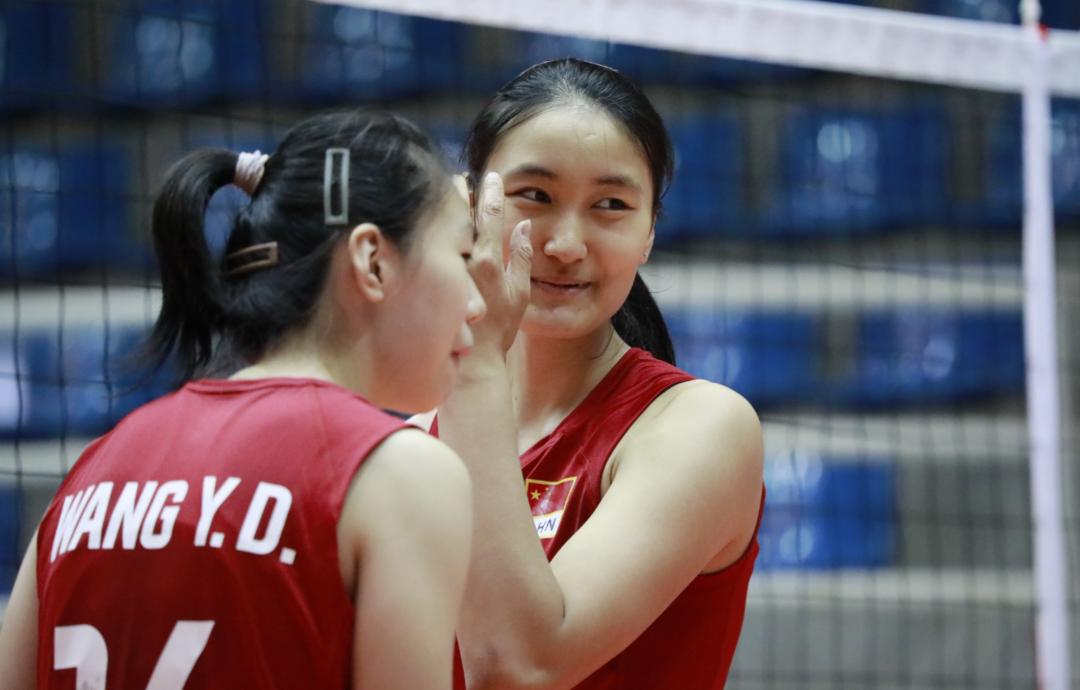 中国女排3连胜全程回放,中国女排3-0横扫印度女排有直播吗