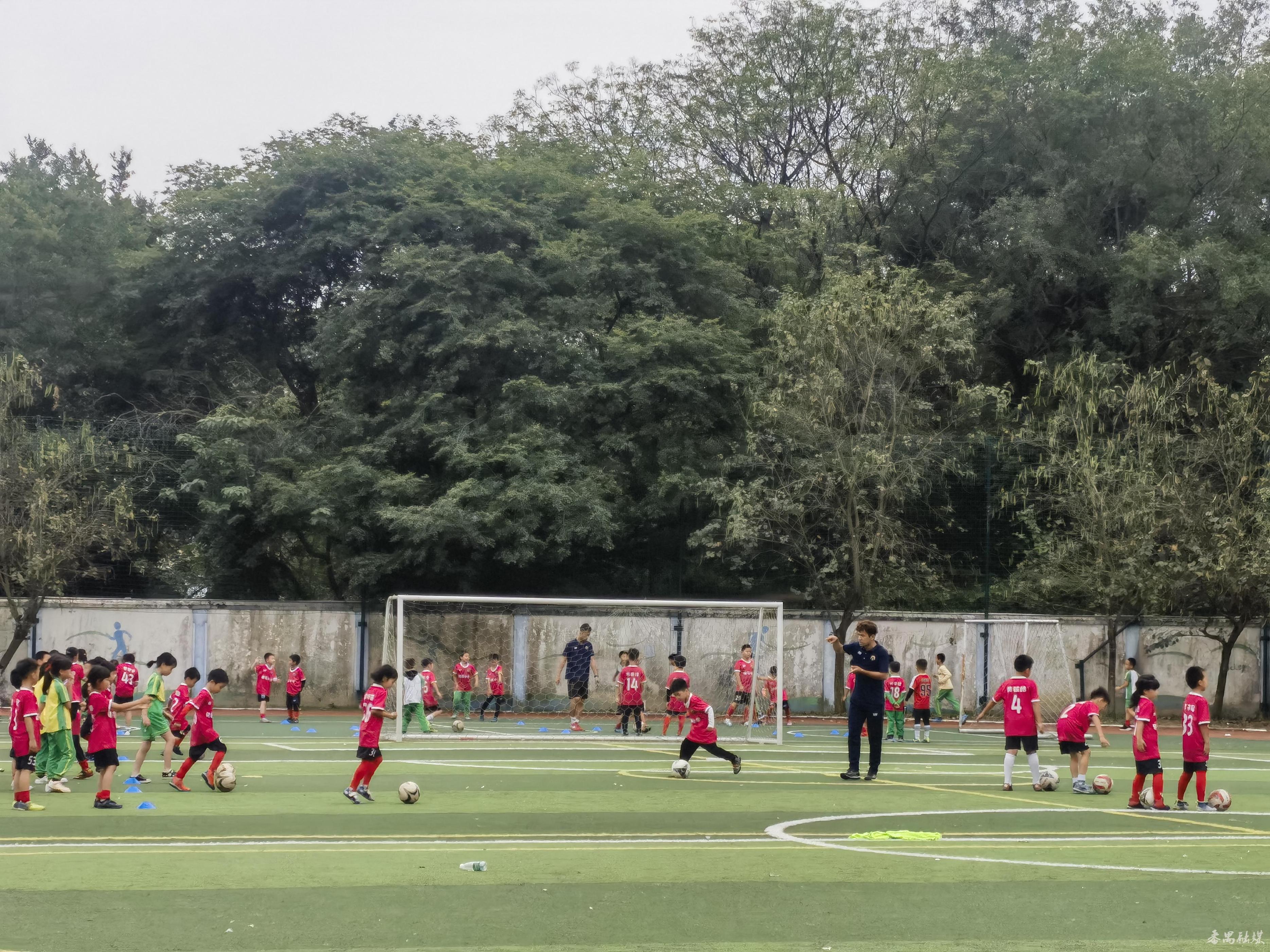 校园风采二年级,穗石小学足球友谊赛