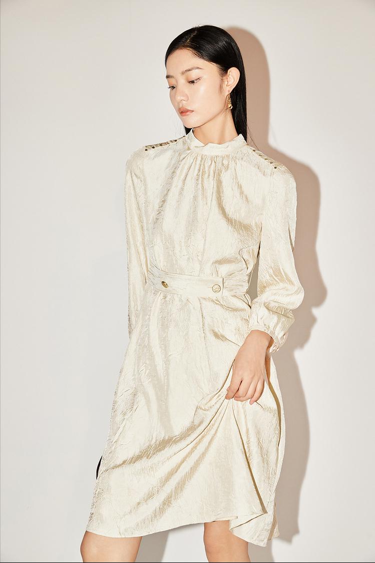 30岁女人穿什么平价时尚牌子衣服,40-50岁女人适合穿什么牌子的衣服