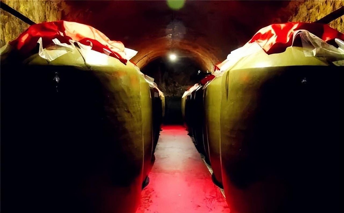 20元一斤的散酒和瓶装40的哪个好,20元的散酒和50元的散酒有区别吗