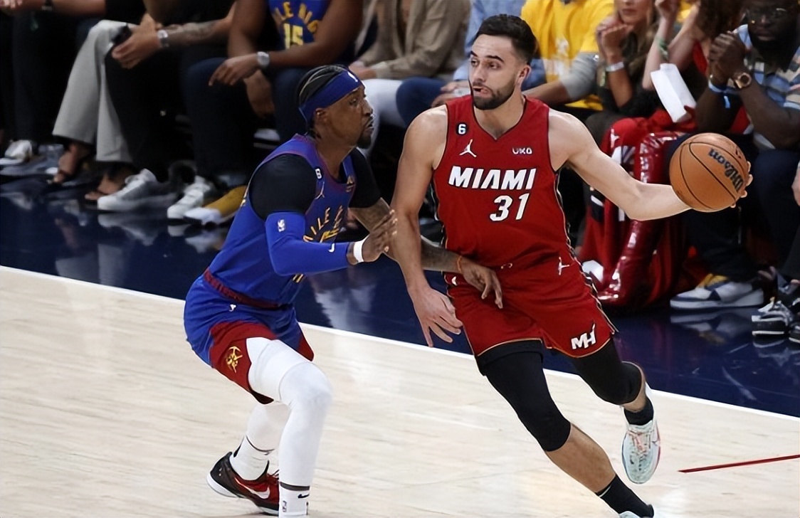 约老师是掘金用选秀权拿下的吗,约老师主动加入詹姆斯队