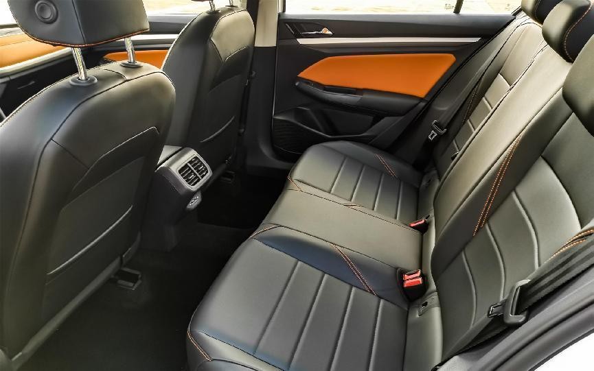 一汽宝来传奇试驾,一汽大众宝来传奇手动领先型