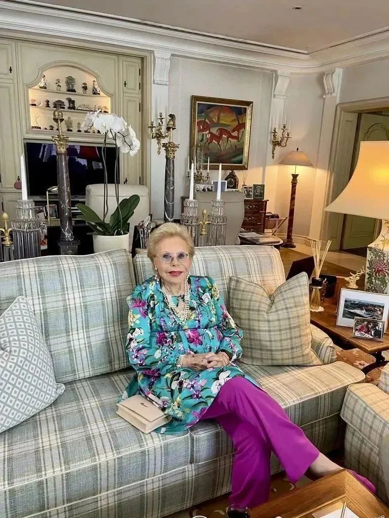 伊丽莎白·泰勒的珠宝最后给了谁,伊丽莎白泰勒和奢华珠宝