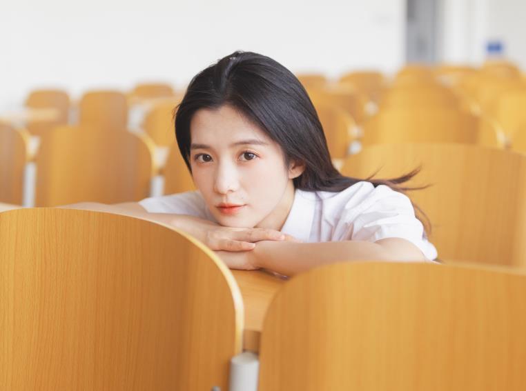 和女生聊天情商低怎么办,低情商和高情商聊天