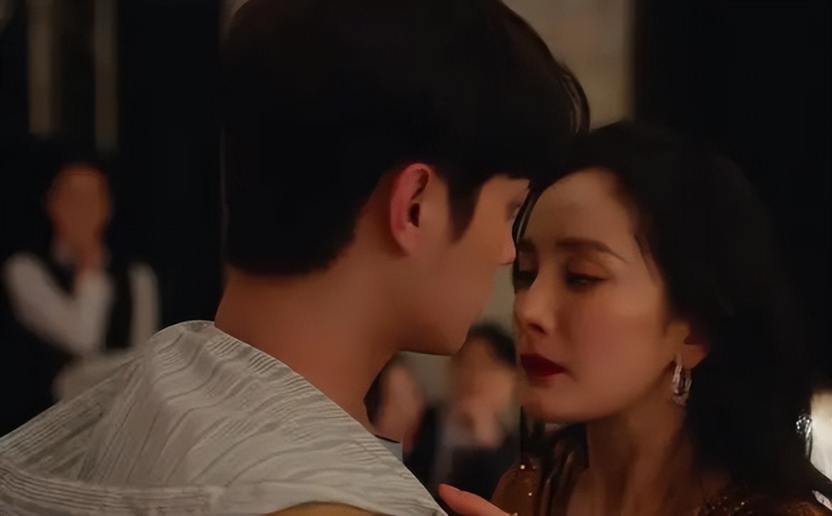 关于赵丽颖和杨幂的电视剧大全,杨幂赵丽颖电视剧实绩比较