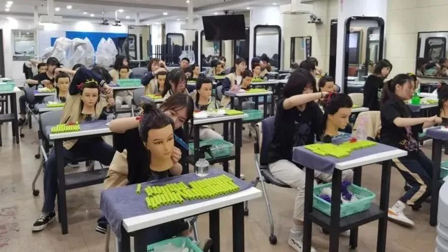 走进直播间|南京职教专访七:南京金陵高等职业技术学校中招特辑