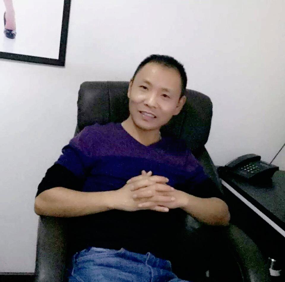 祁隆采访的农民歌手,歌手祁隆是哪个乡镇的人