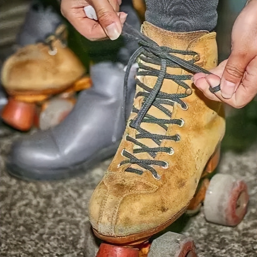 年轻时滑旱冰,滑旱冰不仅仅是年轻人的事