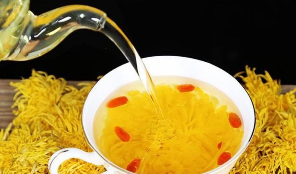 夏季燥热心烦你需要这5款解暑茶,天气这么炎热喝这几款茶比较解暑