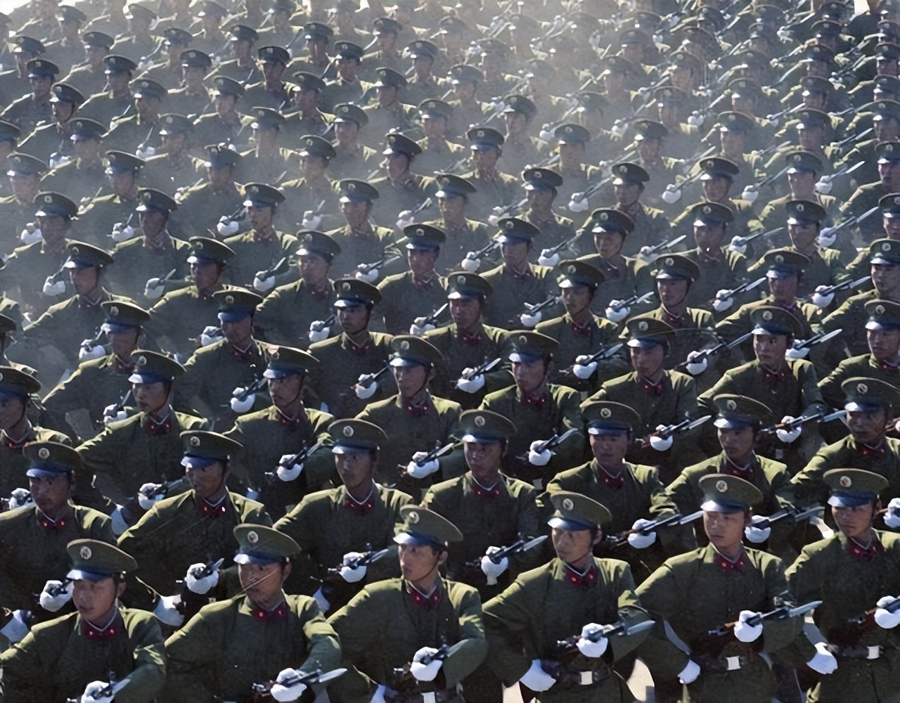 英国未从香港拿钱?外交部原副部长:香港回归前英国每年拿走千亿