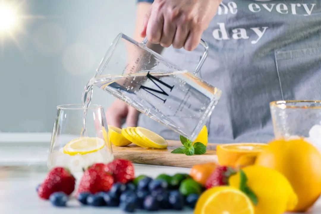 仁和解酒饮让你酒桌轻松应对,仁和解酒护肝神器酒桌必备饮品