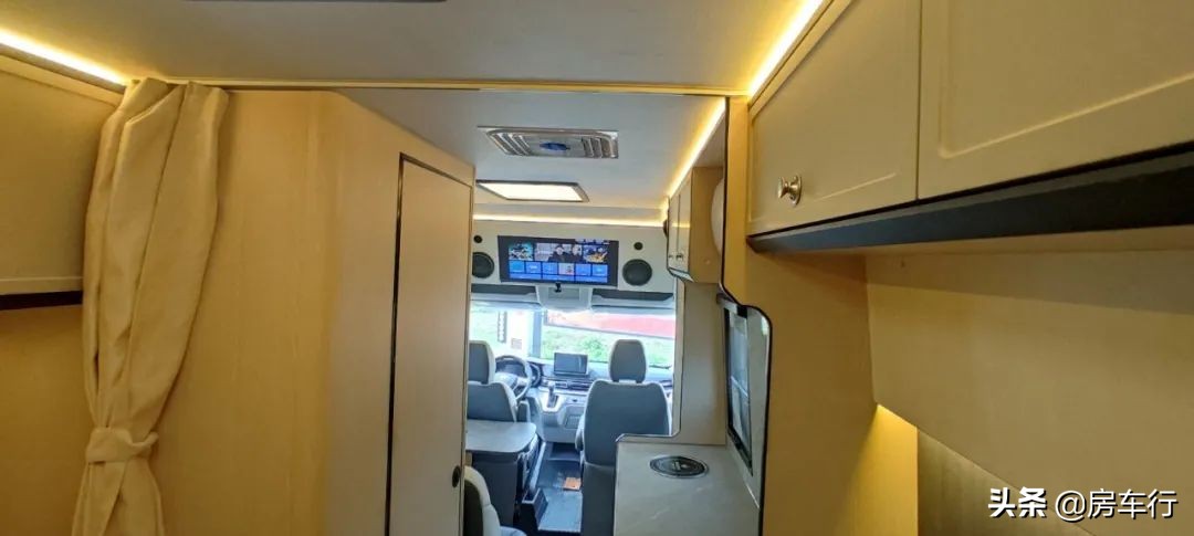 舜宇房车大通v90b型长轴高顶房车,飞翔最新大通v90b型房车短轴中顶