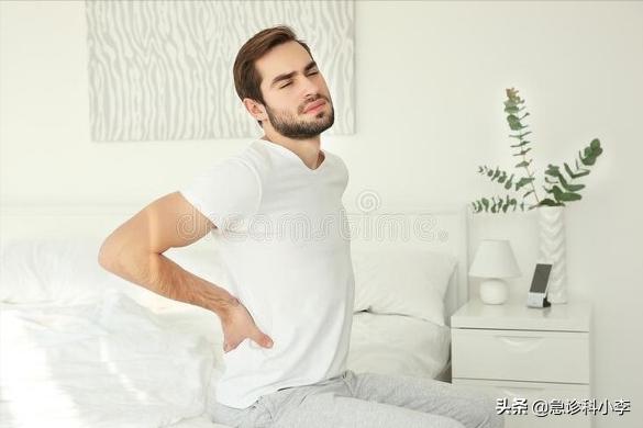 睡觉时突然腿抽筋是缺钙引起的吗,睡觉腿抽筋除了缺钙还有3个原因