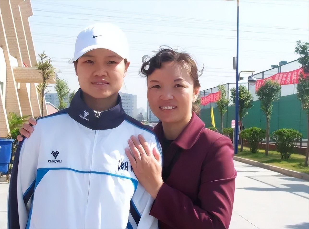 李娜澳网姜山,李娜的成就背后离不开姜山的支持