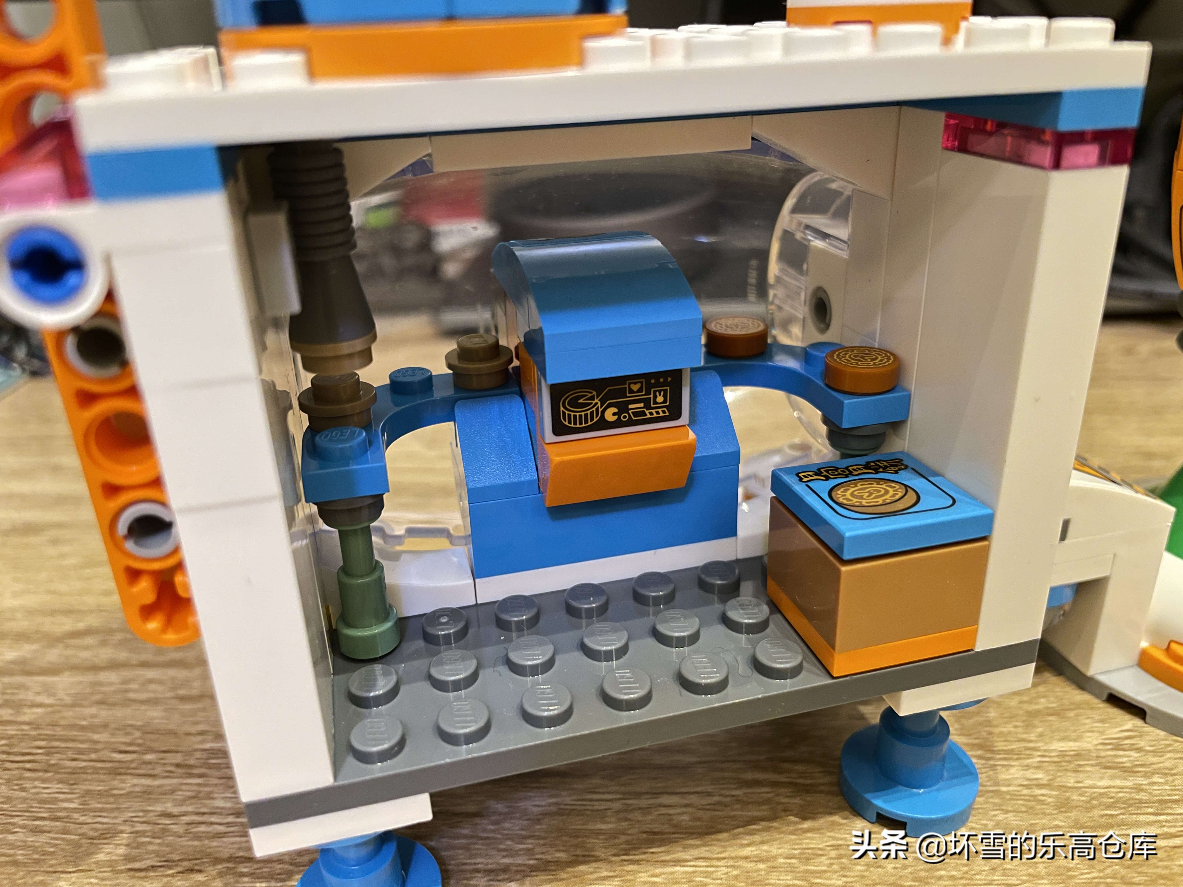 美女主播直播带货惹风波：乐高80032嫦娥的月饼工厂评测