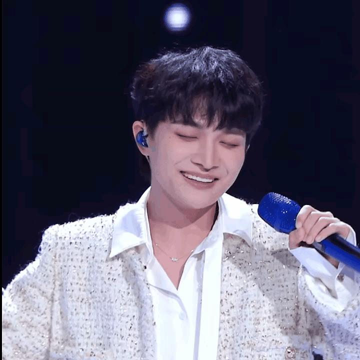 周深黑子,周深对于黑子的看法