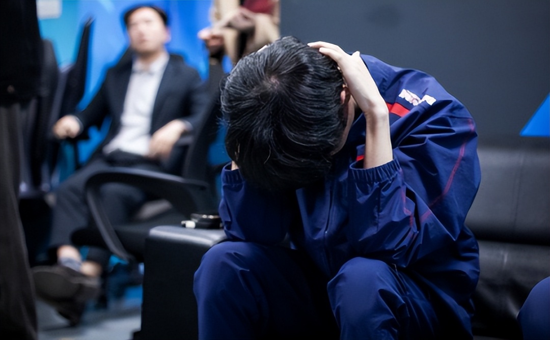 JDG爆冷输OMG；LOL新辅助爆料：自带坩埚、蚂蚱大招照解除不误！