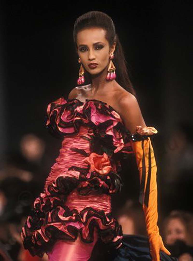 沙漠之花华莉丝·迪里：4岁遭性侵，5岁被割生殖器，却成顶级超模