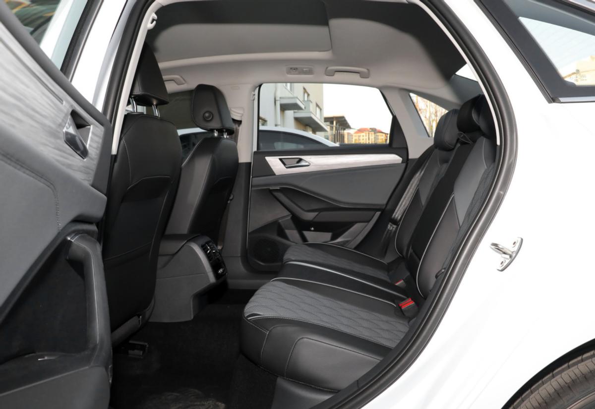 新408与新速腾哪个好,要舒适选什么车