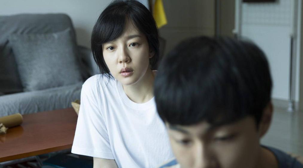 单亲家庭长大的孩子性格有问题,单亲家庭孩子两种人格