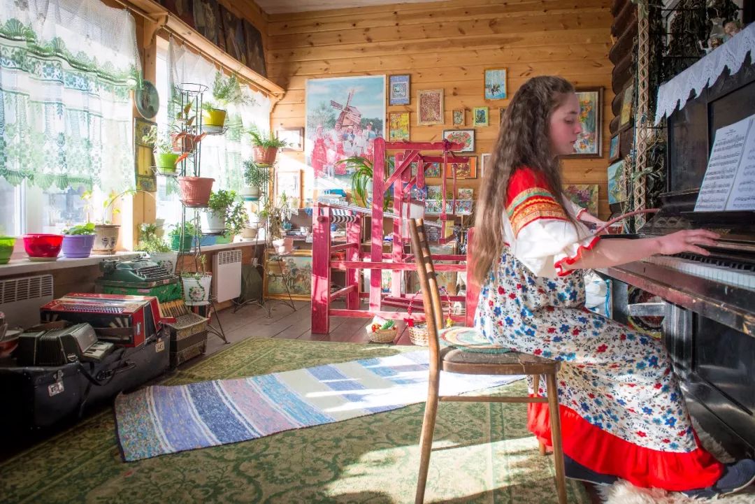 贝加尔湖翡翠位置,贝加尔湖畔翡翠宝石