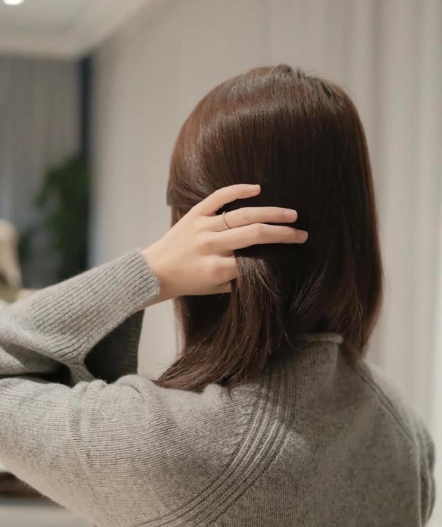 烫染毛躁发质怎么护理,染烫后头发特别干枯