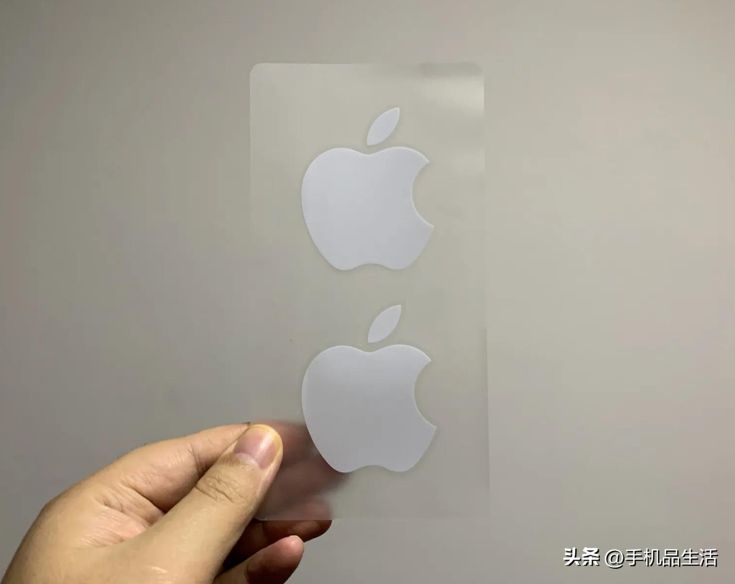 苹果手机盒里面有个贴纸是干啥的,苹果包装盒里的贴纸