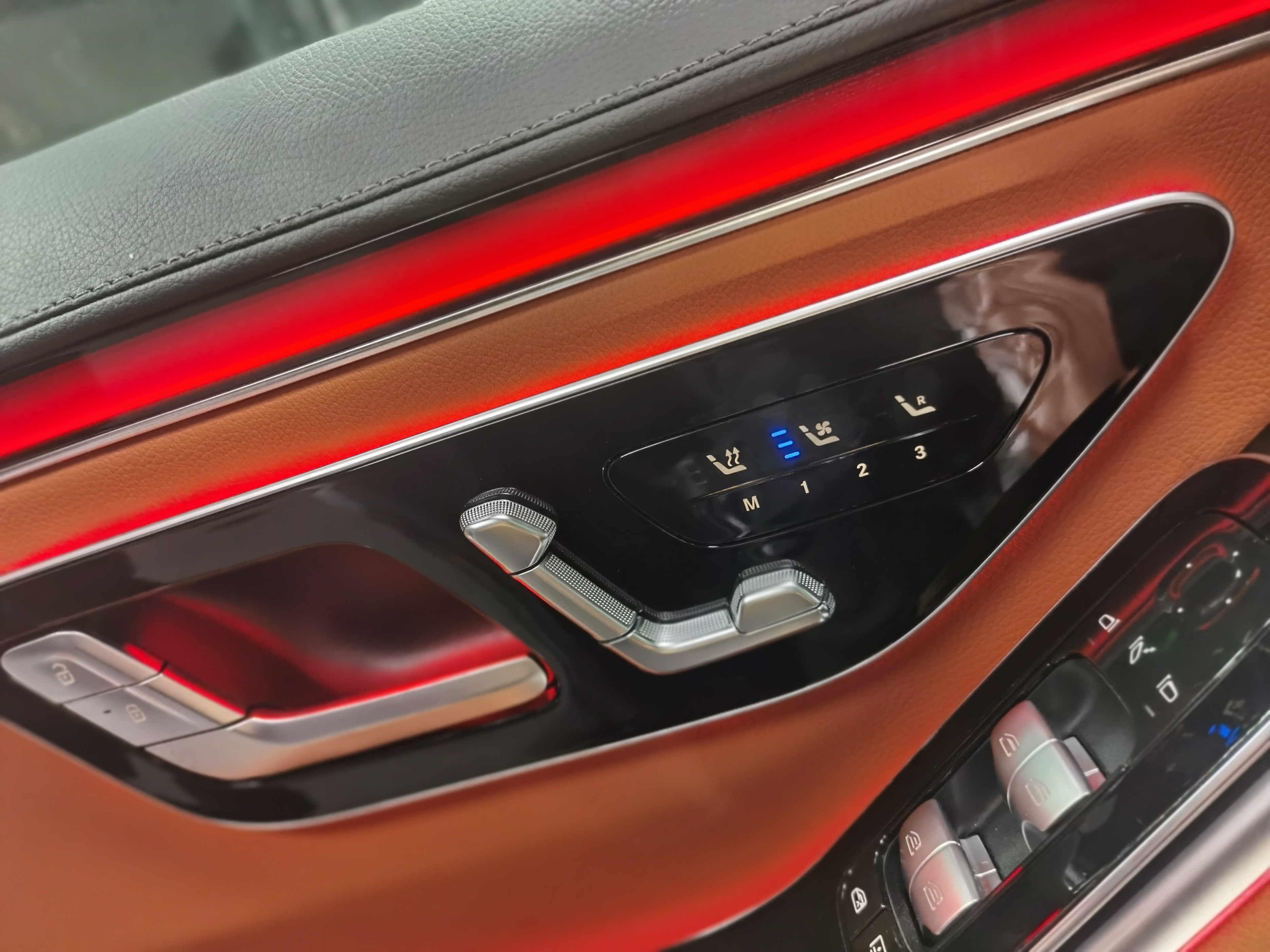 奔驰s升级前后排通风,奔驰s级通风加热