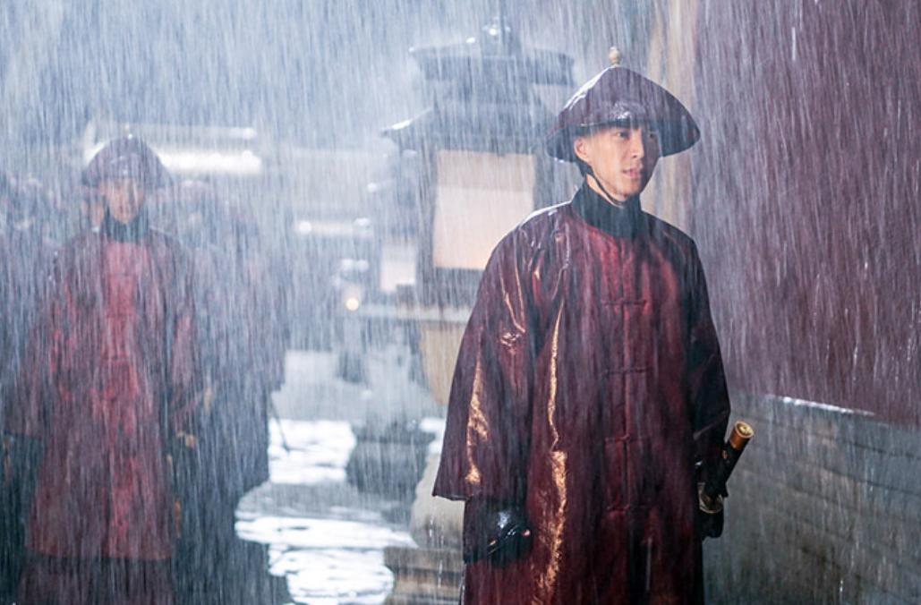 乾隆留给和珅保命圣旨,侍卫救了乾隆乾隆问你要何赏赐