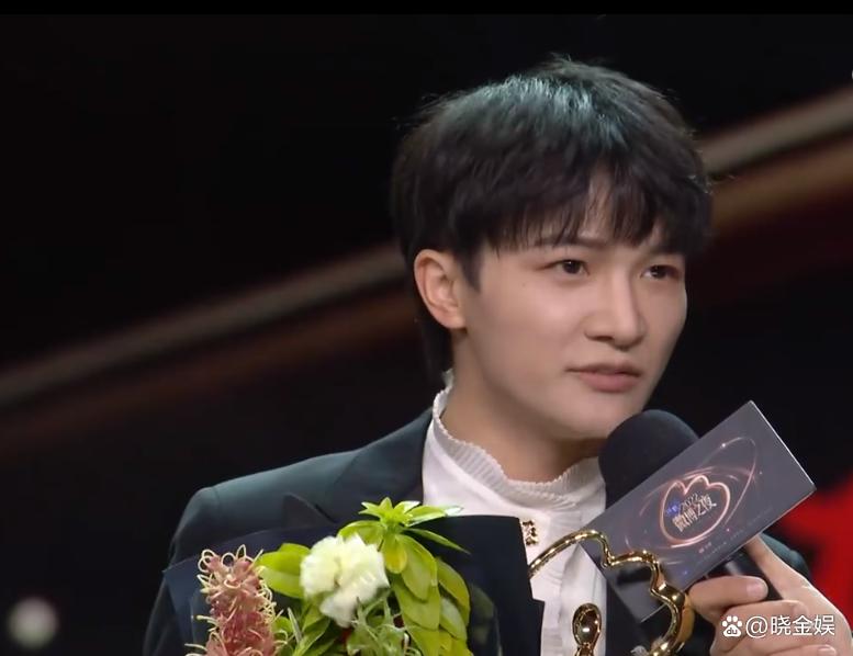 周深最新的晚会高光时刻,周深2023年官宣了哪些新节目