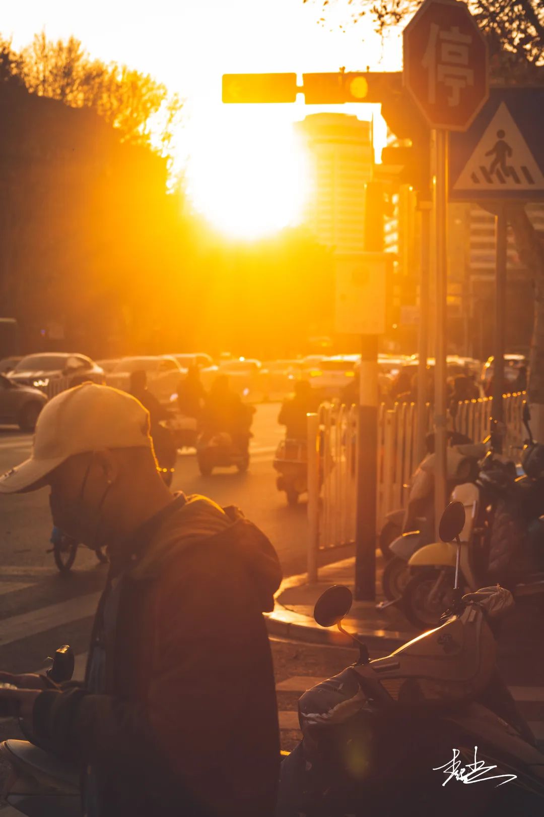 工资5000，还贷7000！昆明人的夜晚，其实比白天更忙…