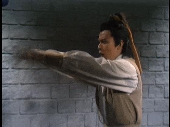 一个时代的逝去一段岁月的追忆：港圈辉煌三十年，豪门盛宴终须别