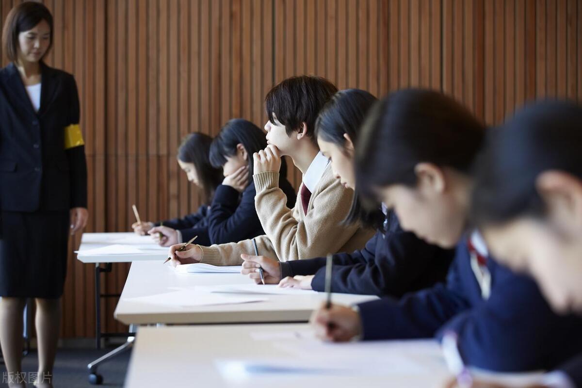 来自校外的中小考“老师”，到底是怎么挣钱的？