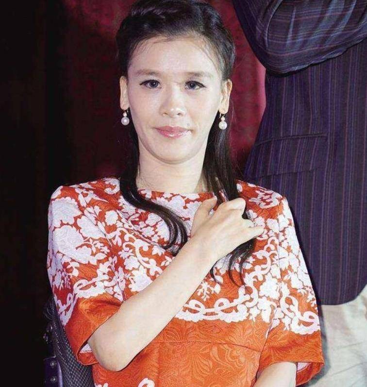 体操冠军桑兰瘫痪25年，自爆一年用2000根导尿管，打出租车遭拒载