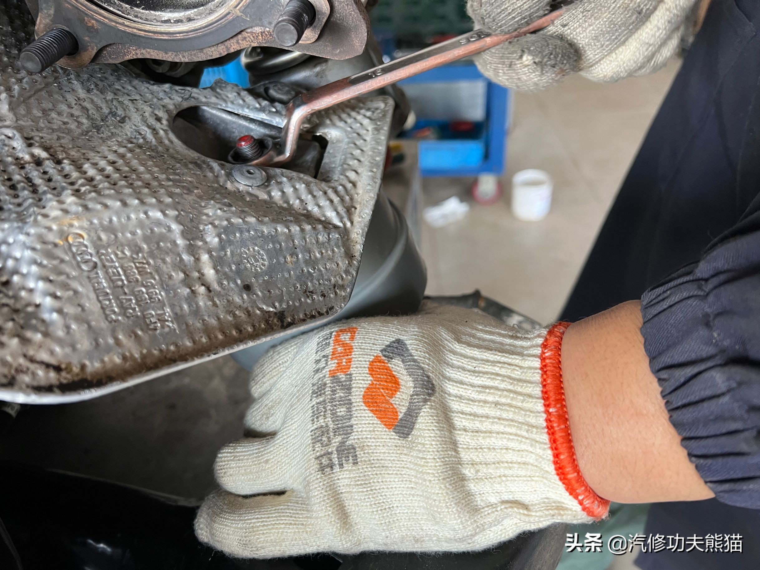 奥迪大众保时捷烧机油专修,2.0t奥迪a6烧机油吗