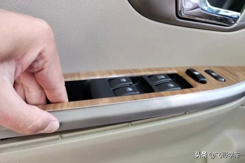 别克凯越车门锁异响和跳动,凯越锁车或者开锁反复跳动