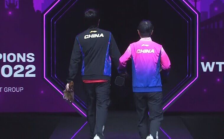 孙颖莎王楚钦新乡夺冠时刻,新乡世界杯决赛王楚钦孙颖莎领奖